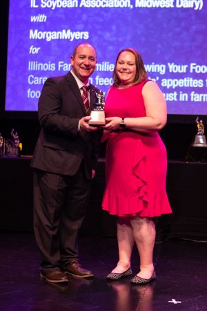 Illinois Farm Families® farmer trust-building program wins national award